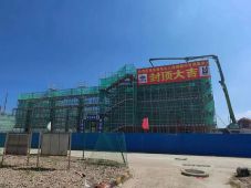 中国天辰工程有限公司东南电化三期烧碱项目实现首栋主体框架封顶和设备基础交安