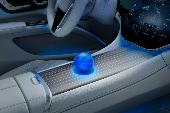 梅赛德斯-奔驰新专利：利用磁场通过浮动水晶球控制信息娱乐系统
