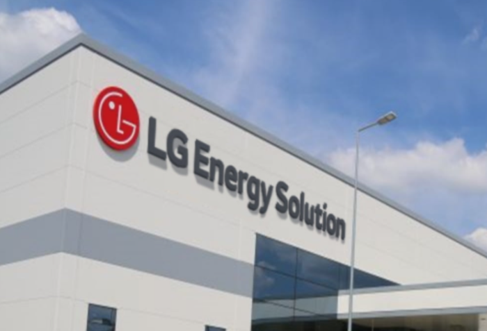 LG新能源2021年Q4扭亏为盈，2022年营收或增8%