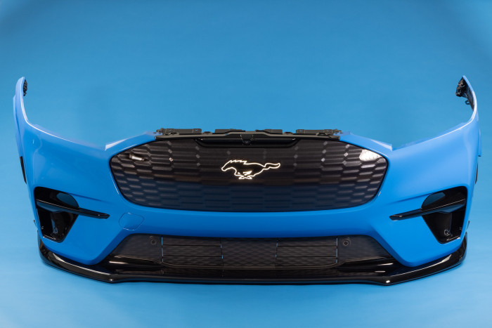 2021 IAW Body Exterior Winner j- Grille with Integrated Lit Emblem